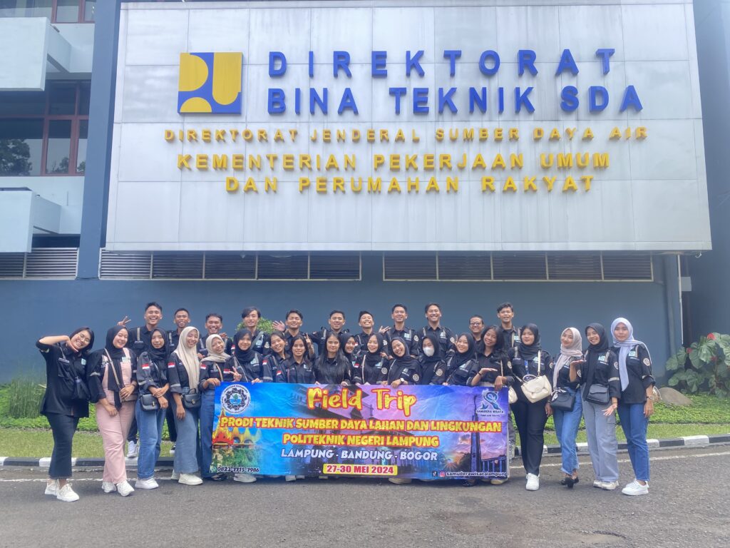 Fieldtrip Mahasiswa Teknik Sumberdaya Lahan dan LINGKUNGAN ke Bandung dan Bogor untuk Studi Hidrolika, Geodetik, dan Geospasial