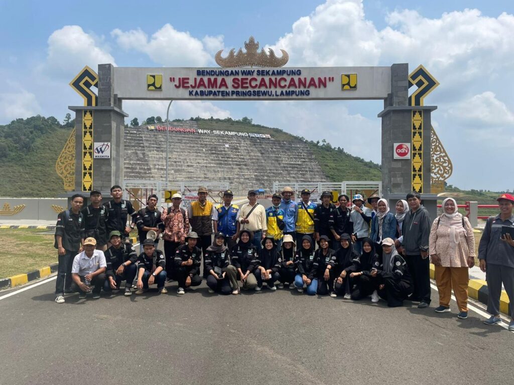 Kegiatan Kunjungan Praktek di Bendungan Air Way Sekampung